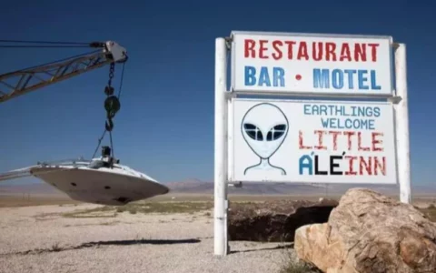 Area 51区被曝光 美国政府与外星人有秘密协议