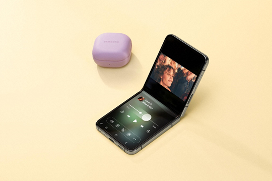 1691998088277026972.jpg 优化升级的结构 揭秘三星Galaxy Z Flip5的超闭合精工铰链