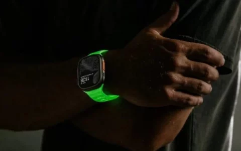 Nomad为Apple Watch推出夜光运动表带