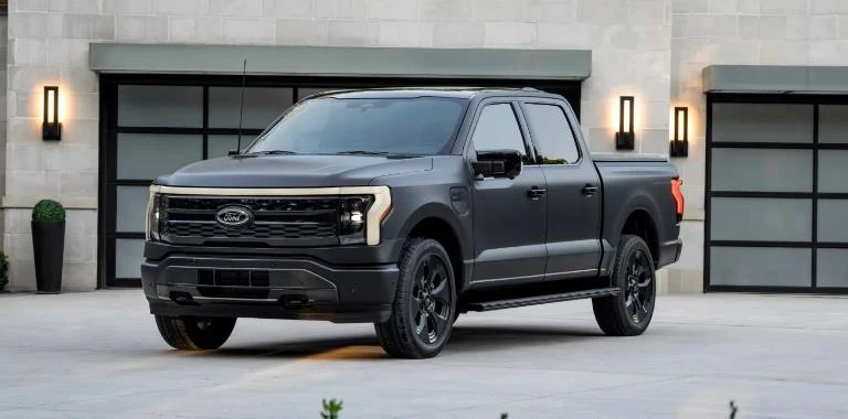 福特推出限量版哑光黑F-150 Lightning