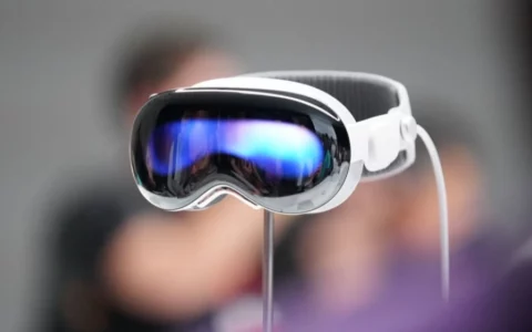 苹果Apple Vision Pro 头显邀请开发者亲身体验