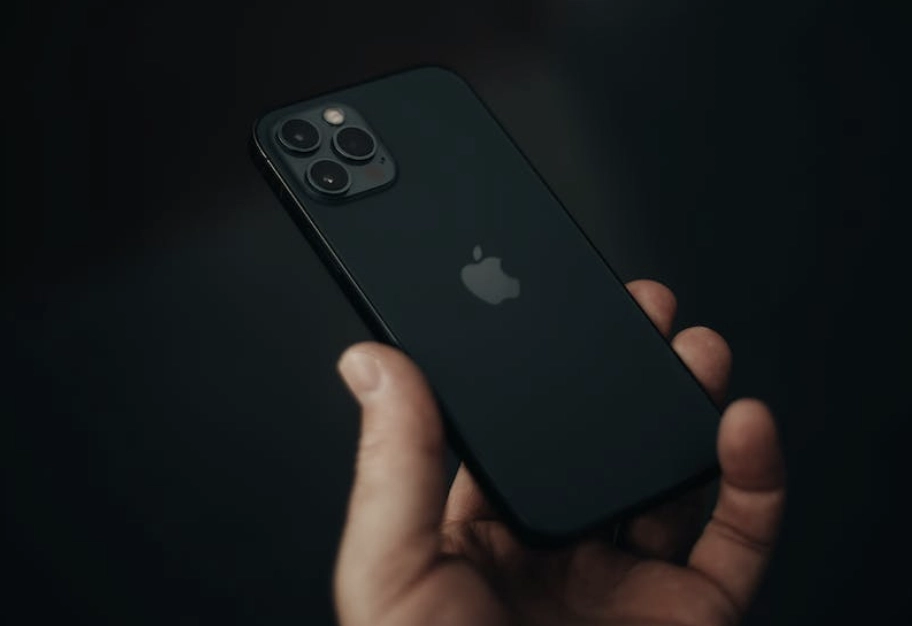 iPhone 15 Pro配色将有大变化   确定新增蓝色和灰色