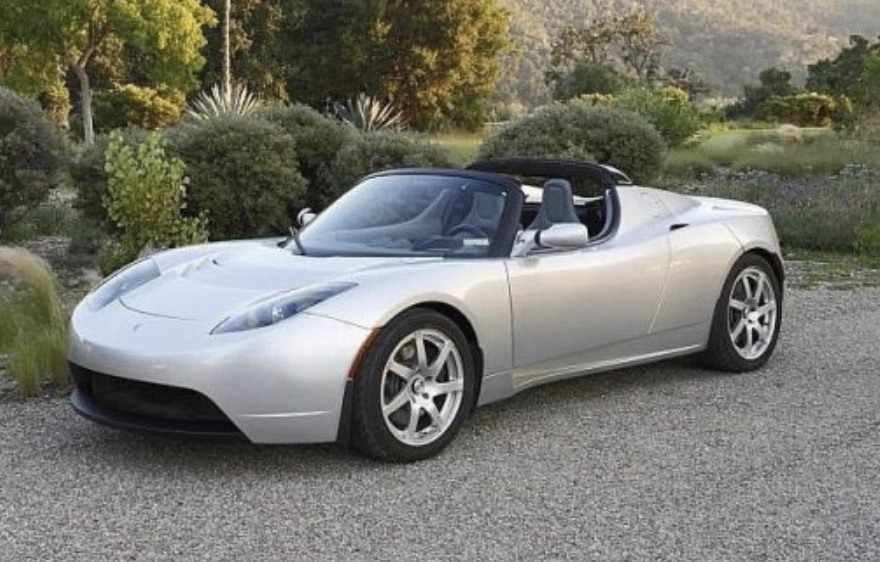 三辆被遗弃的初代特斯拉Roadster在中国发现正运往美国  即将拍卖