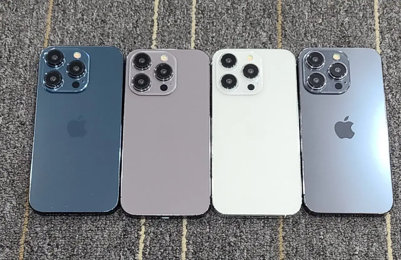 Apple iPhone 15/15 Pro新机模型曝光配色（苹果新机图赏）