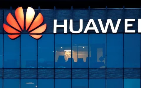 HUAWEI华为上半年财报 净利465.23亿元暴涨218%