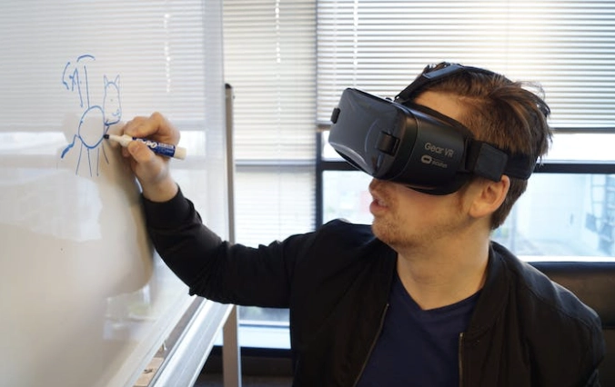 Meta将与LG合作开发高端AR头显  与苹果Vision Pro竞争