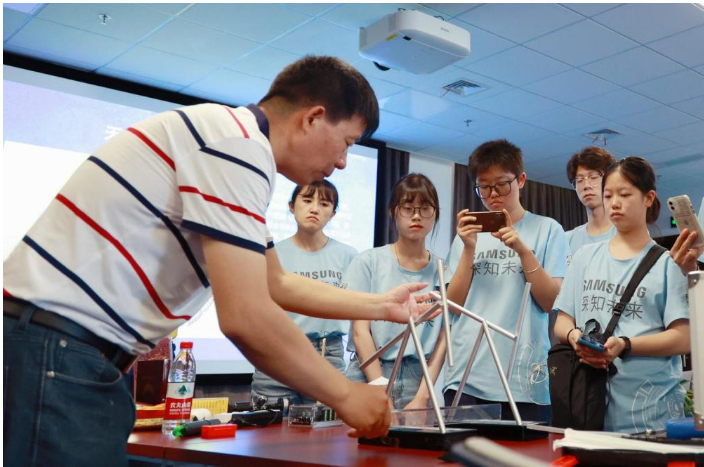 SFT科普创新大赛冠军团队主题活动：放飞科技梦