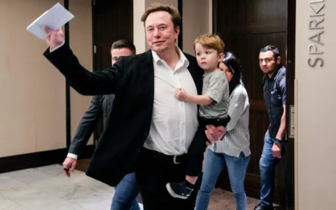 特斯拉CEO马斯克新传记爆料Elon Musk还有个从未公开的神秘孩子