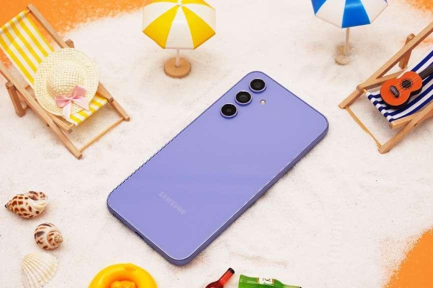 多彩魅影 简约大气 三星Galaxy A54 5G引领秋季时尚新风向