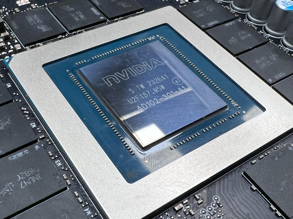 有见过满载也不发烧的显卡吗？影驰 GeForce RTX 4090 金属大师 AIO OC评测