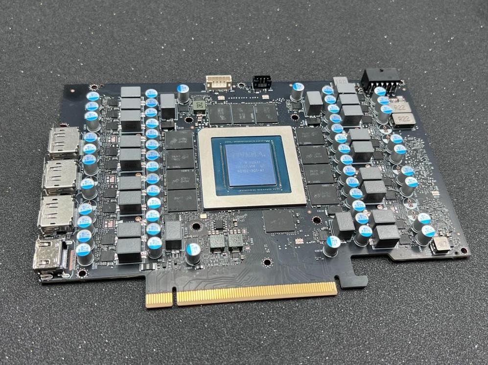 有见过满载也不发烧的显卡吗？影驰 GeForce RTX 4090 金属大师 AIO OC评测