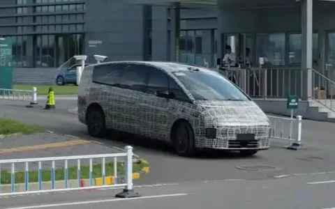 理想MPV曝光 撞脸比亚迪20年前概念车