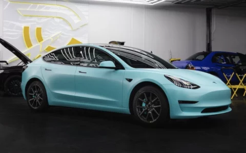 特斯拉Model 3焕新版有望下月开始在意大利交付 已运抵展厅