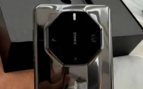 HUAWEI华为Mate 60 RS真机泄露 售价万元对标苹果iPhone 15 Pro Max