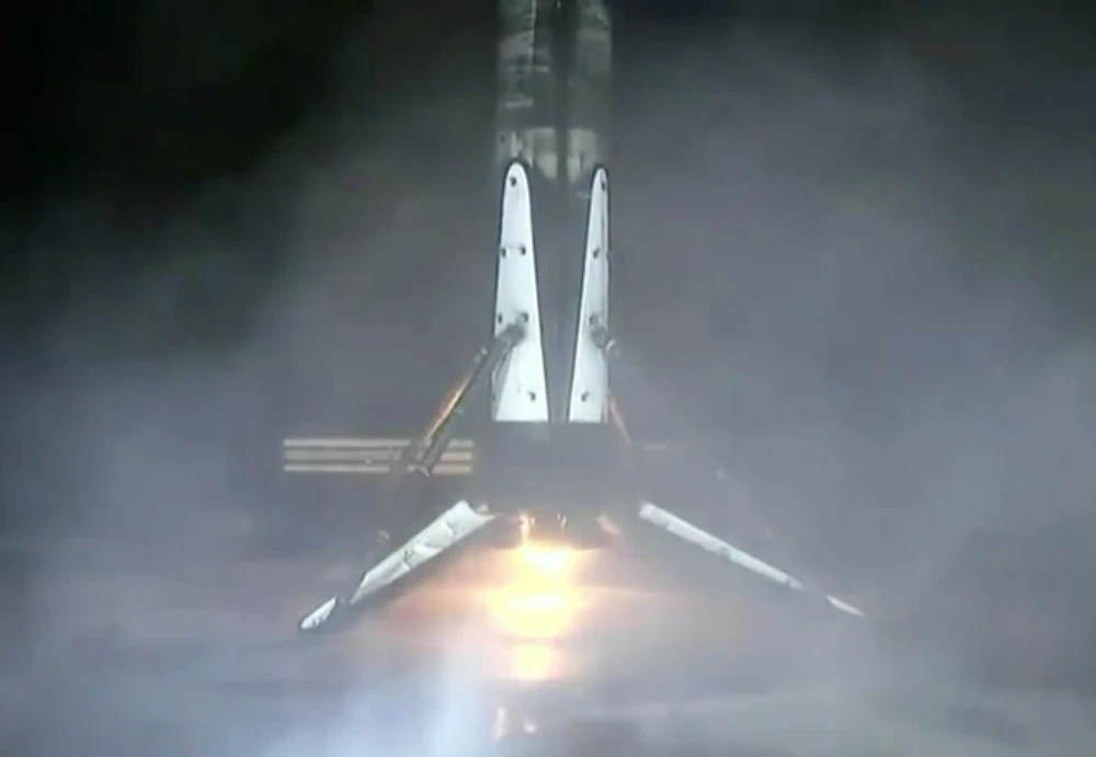 SpaceX猎鹰9号火箭发射21颗V2 Mini星链卫星 星链互联网用户破200万