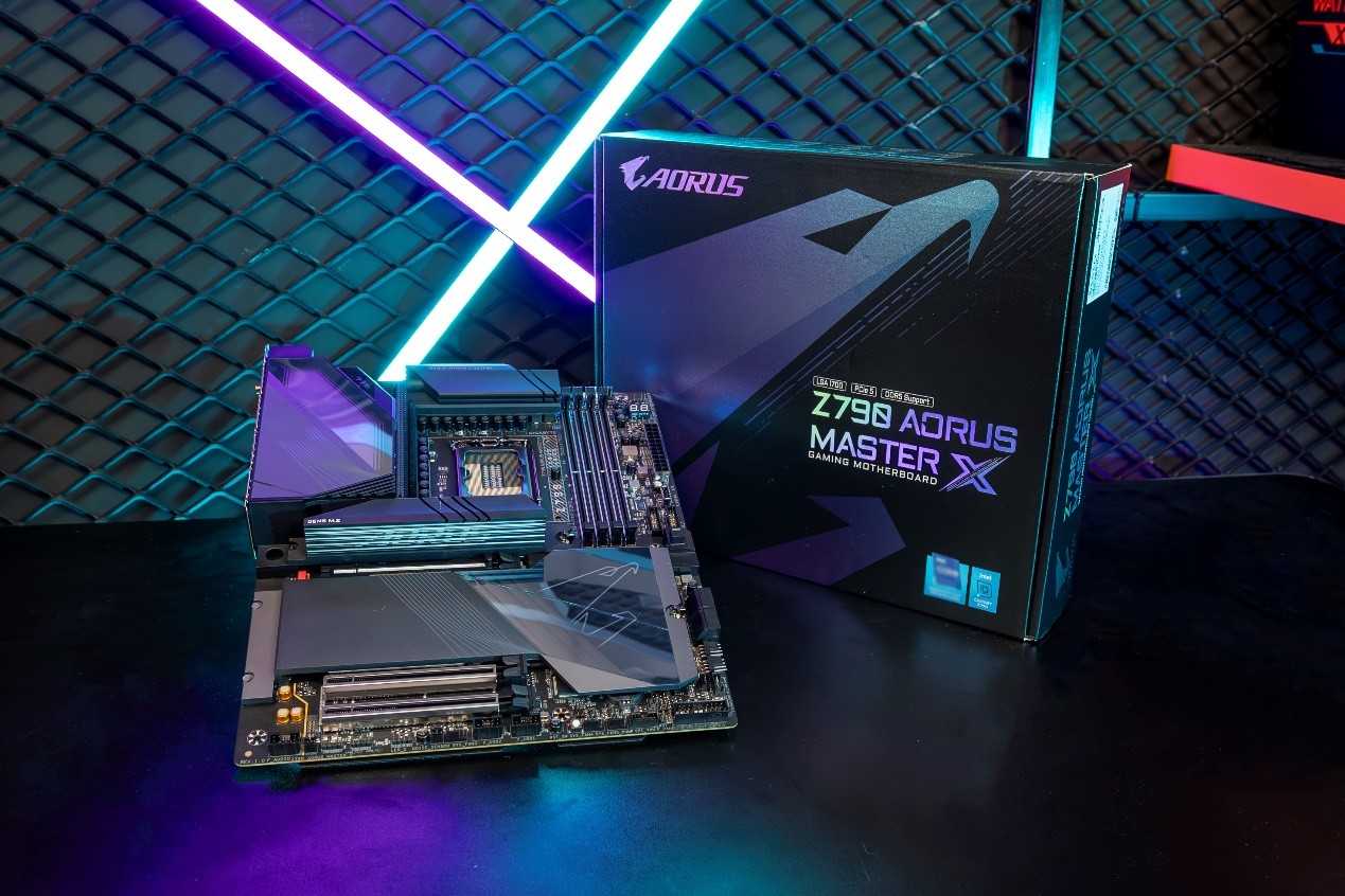 买主板可免单!技嘉AORUS助阵WBG出征S13