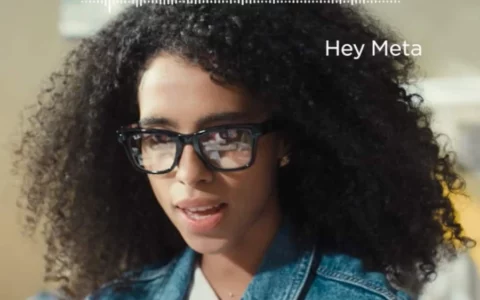 Ray-Ban雷朋Meta智能太阳镜 内置Meta AI售价299美元起