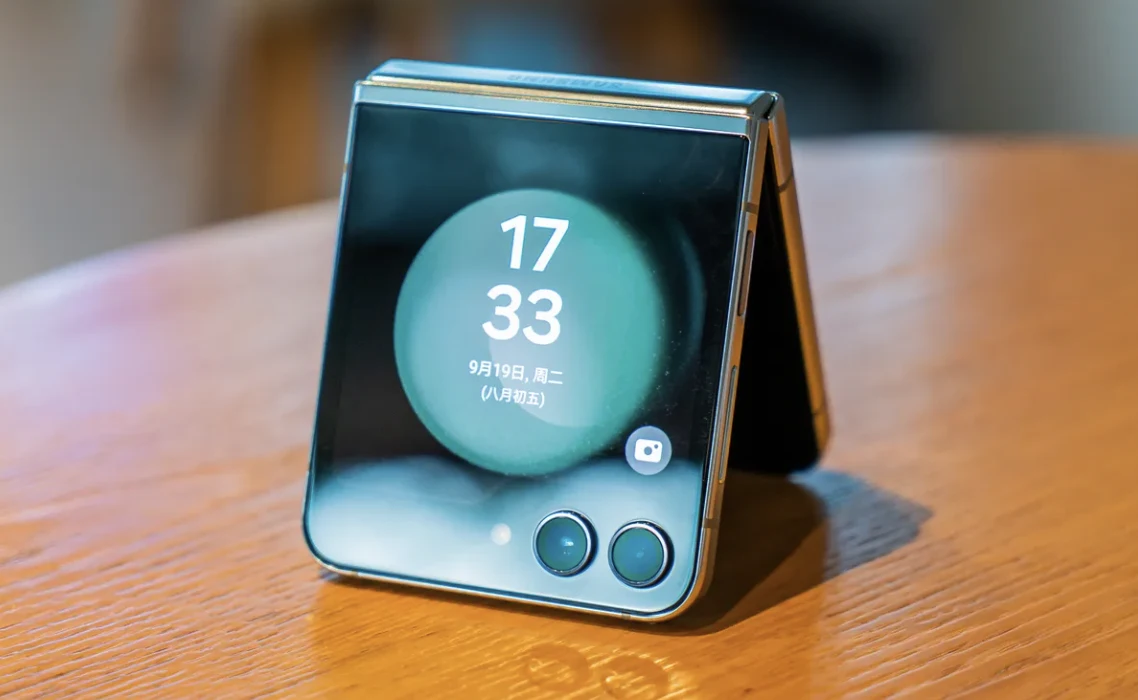 Samsung三星Galaxy Z Flip5真实体验：当下最好的小折叠手机