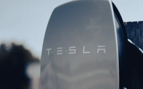Tesla Cybertruck 电动皮卡最快将于年底前开始交付