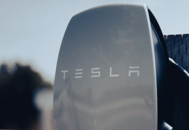 Tesla Cybertruck 电动皮卡最快将于年底前开始交付