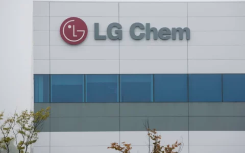 中国厂商崛起 LG化学液晶面板业务萎缩出售旗下工厂