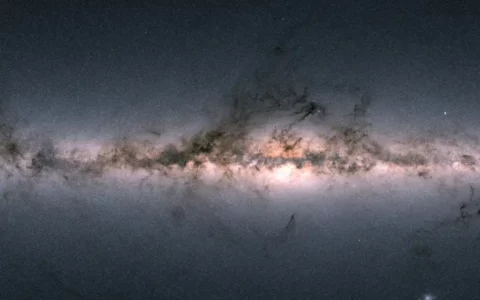 ESA盖亚Gaia太空天文台发现50万颗新恒星 宇宙物体非常重会使光弯曲