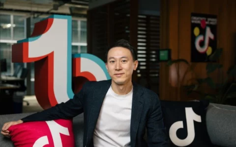 欧盟向TikTok CEO周受资发出一封强硬信函 要求TikTok回应