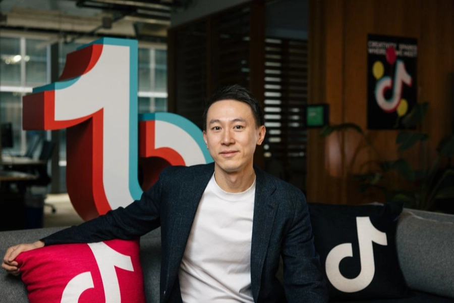 欧盟向TikTok CEO周受资发出一封强硬信函 要求TikTok回应