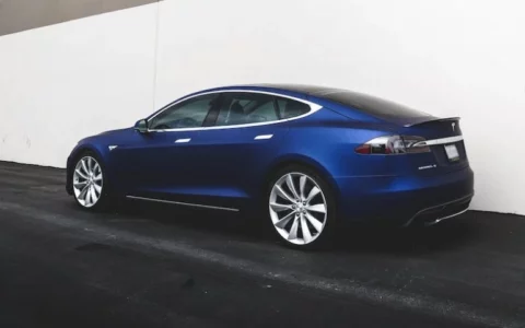 Tesla新款Model Y 中国版已交付    加速更猛，26.39 万元起