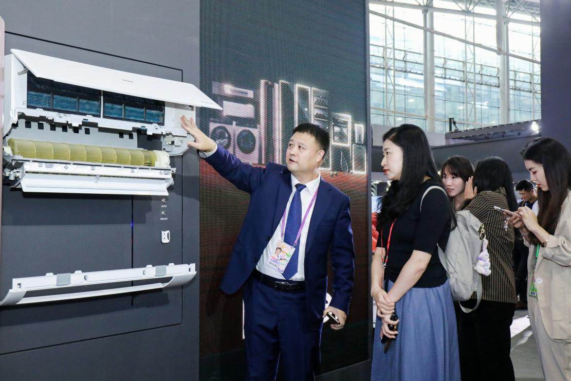破海外空调困扰,海尔广交会展“三易”空调
