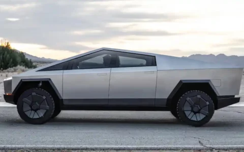 特斯拉Tesla首批Cybertruck电动皮卡将于11 月30日交付 目前已有超100万辆订单