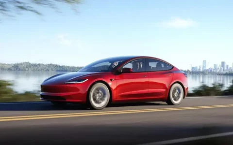 特斯拉Tesla Model 3焕新版今日开售 售价25.99万元起