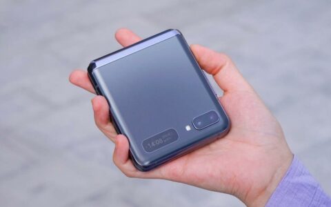 消息称三星Samsung将推出Galaxy Z Flip 5复古版 手机外观有所不同