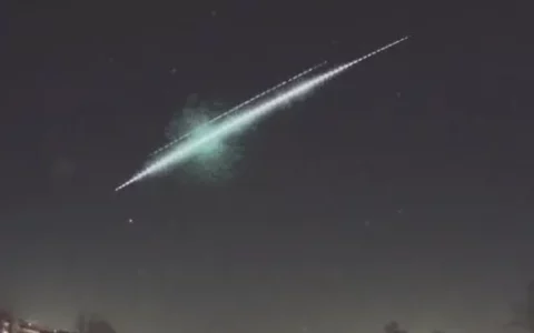 西班牙上空出现火球引发猜测，真相会是外星飞船？