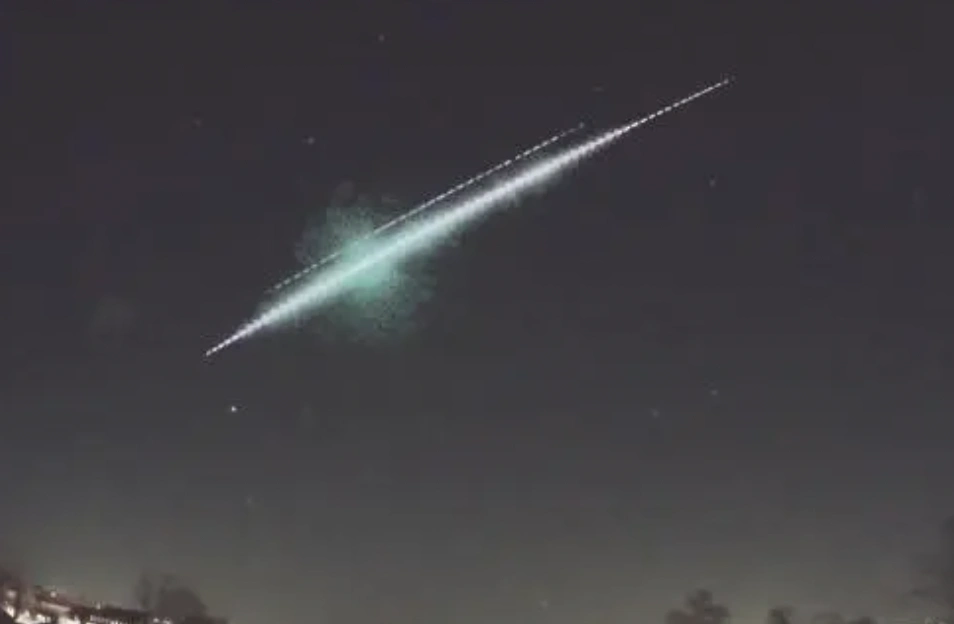 西班牙上空出现火球引发猜测，真相会是外星飞船？