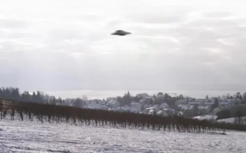 NASA发布研究日本上空出现不明物体！民众激动拍摄下高清视频