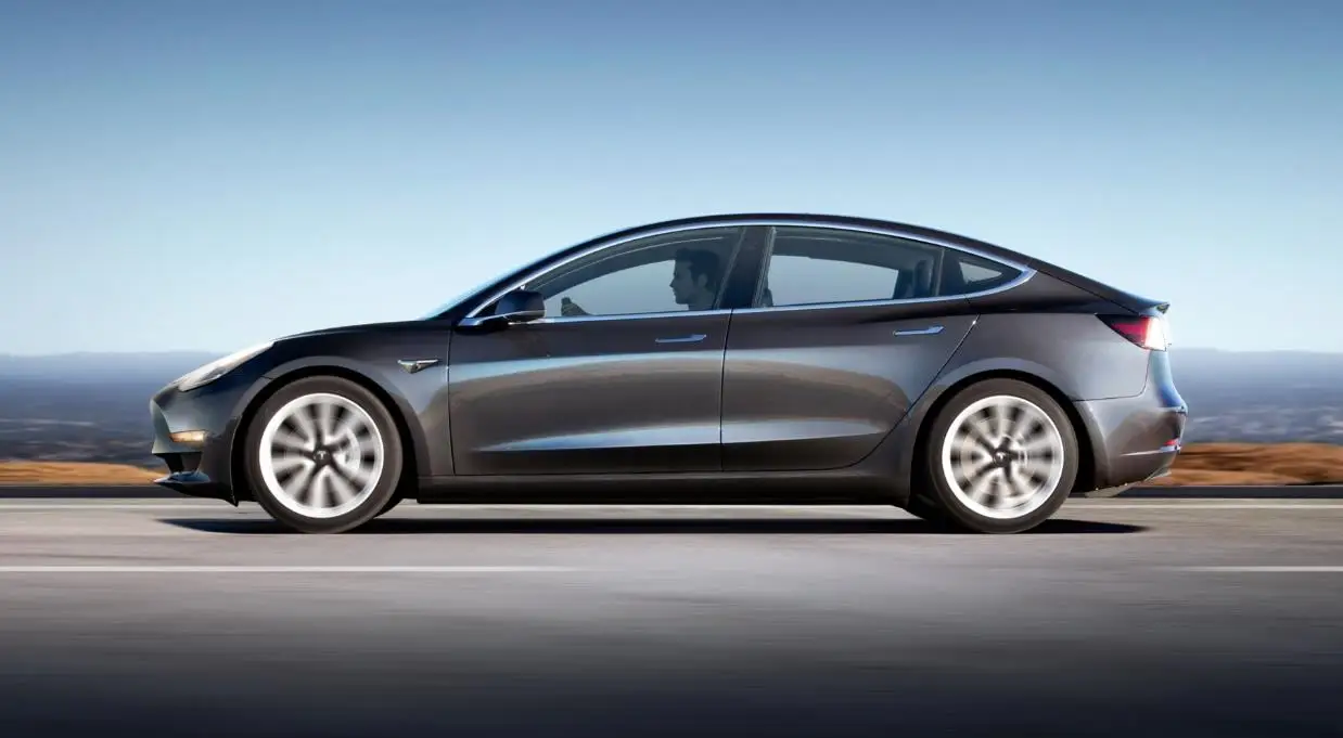 特斯拉Tesla新款Model 3计划推出运动版 配备更具运动感的座椅