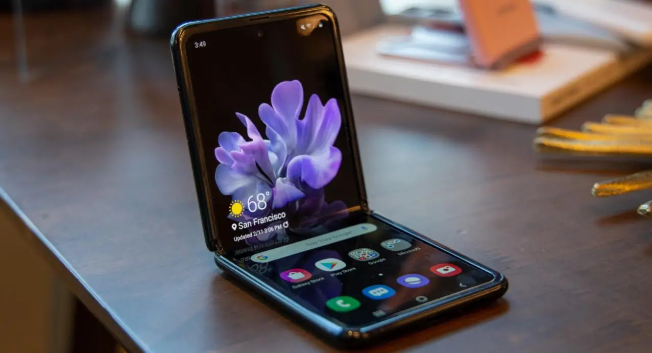 消息称三星Samsung Galaxy Z Flip 5手机复古版将于11月1日推出