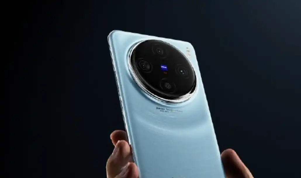 vivo X100 系列手机被曝3999元起   外观采用居中大圆环相机模组
