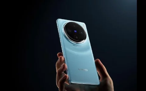 vivo X100系列手机蓝色款外观公布 采用居中大圆环相机模组