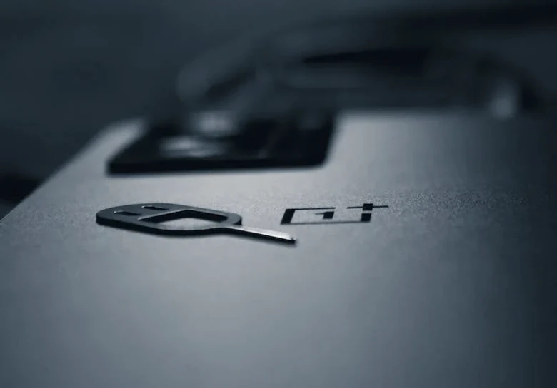one plus 一加12影像再提升：全球首发新一代“光喻LYTIA”高端传感器