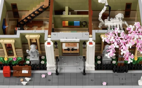 新品LEGO官网街景自然历史博物馆 10326    现需299.99 美元预定送$35礼品