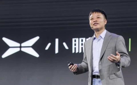 小鹏汽车CEO何小鹏称问界AEB造假 余承东回应称缺乏最基本认知