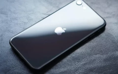 苹果Apple iPhone SE在Walmart售价149美元 你只需要支付49美元