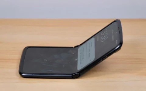 摩托罗拉Motorola Razr+在亚马逊Amazon黑色星期五早期交易中优惠300美元