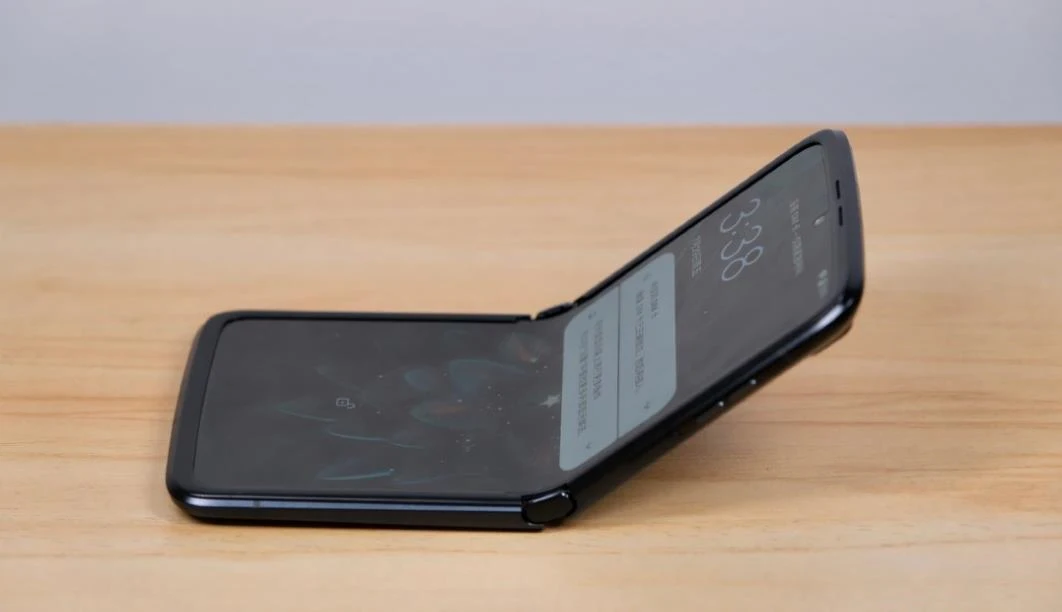摩托罗拉Motorola Razr+在亚马逊Amazon黑色星期五早期交易中优惠300美元