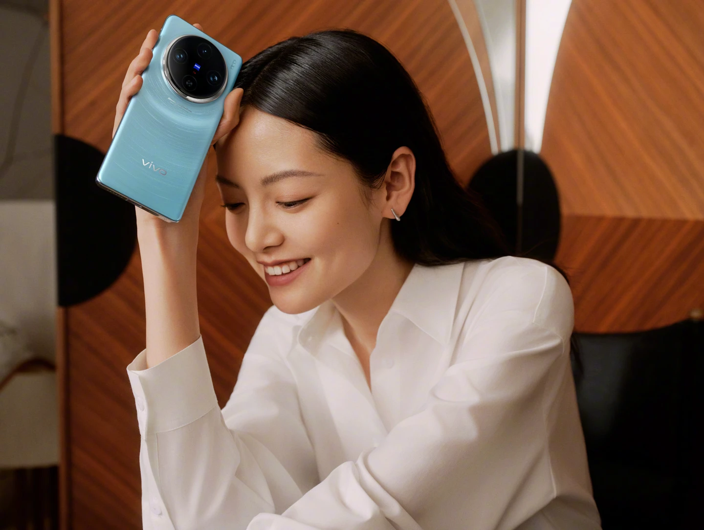 vivo X100系列手机真机实拍图公布 首发联发科天玑9300跑分224万分