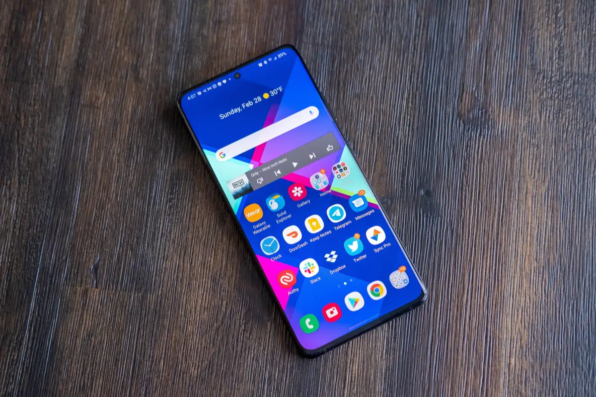 三星Samsung Galaxy S21系列在欧洲获得2023年11月安全更新