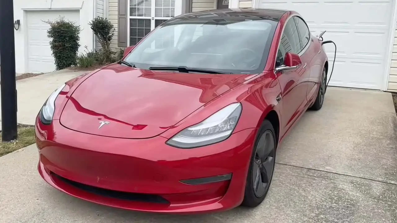 Uber司机用特斯拉Model 3跑网约车 行驶12万英里后电池坏掉
