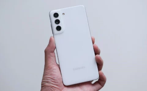 三星Samsung Galaxy S21 FE在亚马逊优惠300美元 售价700美元